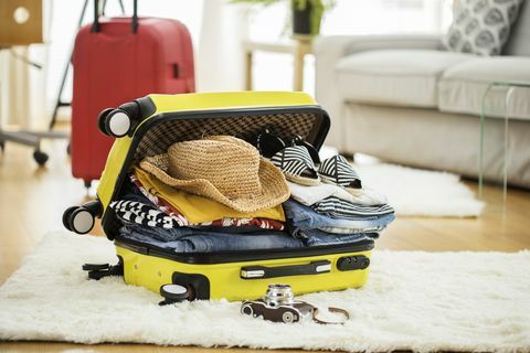 Припрема путни кофер код куће