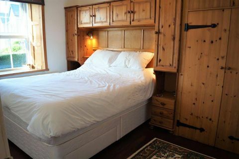 Самостојећа кућа са 3 спаваће собе на продају у Велсу