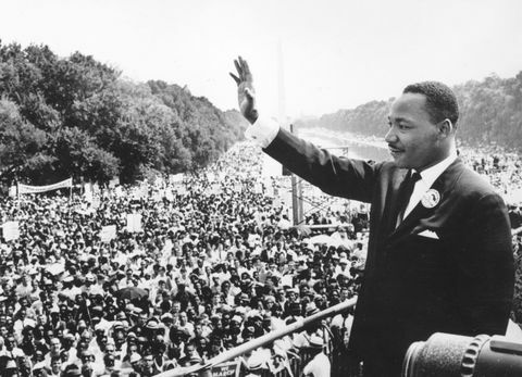 црни амерички лидер за грађанска права Мартин Лутер Кинг 1929 1968 обраћа се маси током марша на Вашингтон на Линколновом меморијалу, Вашингтон ДЦ, где је дао своју фотографију говора из снова од централне пресгети слике
