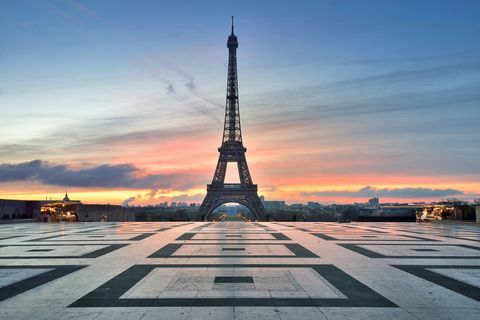 Париз - Ајфелов торањ