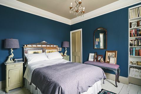 ћудљива плава и љубичаста спаваћа соба у оксфордској кући Анние Слоан