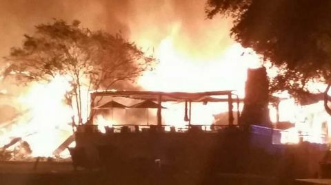 Пожар гори Тапатио Спрингс Ресорт у власништву Георге Страит-а у Тексасу
