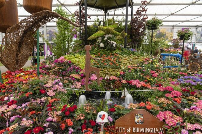 штанд града Бирмингема у великом павиљону рхс цхелсеа схов цвећа 2023