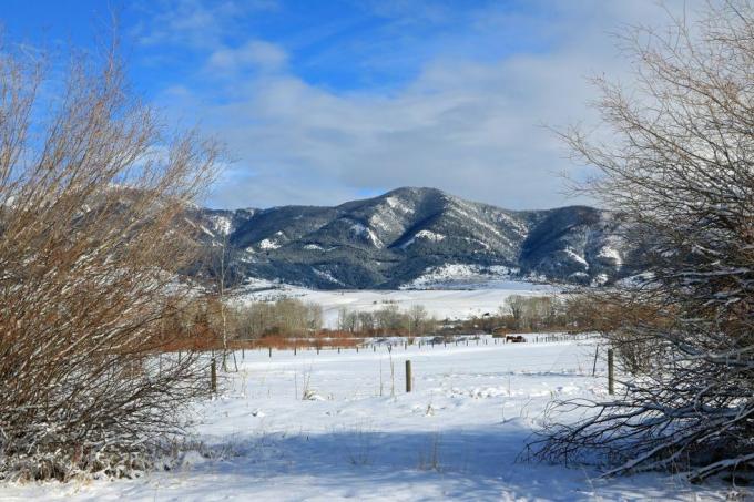 зимски поглед на планине Бриџер са слике Боземан Монтане, фотографија Дон и Мелинде Цравфордуцгуниверсал група слика преко Гетти Имагес