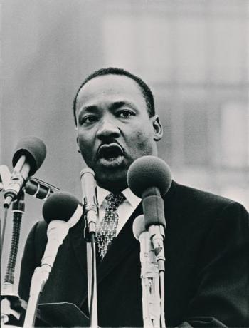Њу Јорк 10. септембар Мартин Лутер Кинг говори 10. септембра 1963. у Њујорку, Њујорк, фотографија Санти Висаллигетти слике
